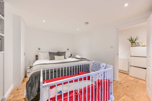 Flat for sale in St Georges Road, Elephant And Castle, London