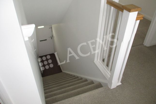 14 Jellicoe Road, Yeovil photo 4