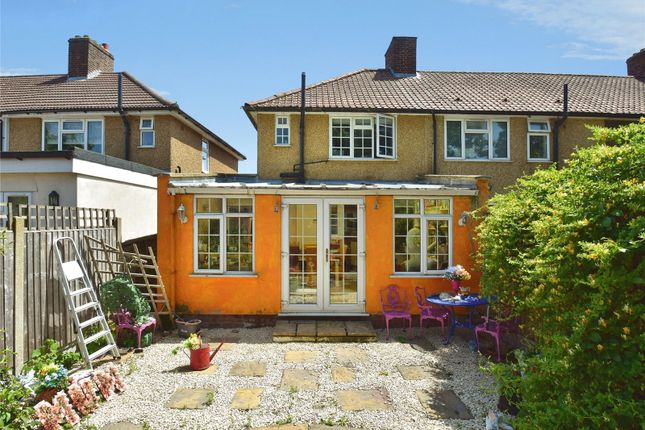 27, Harris Road, Dagenham photo 4