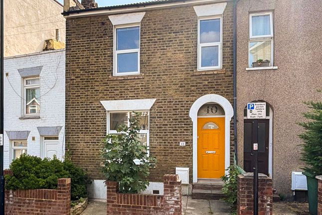 40 Knowles Hill Crescent, Hither Green photo 2