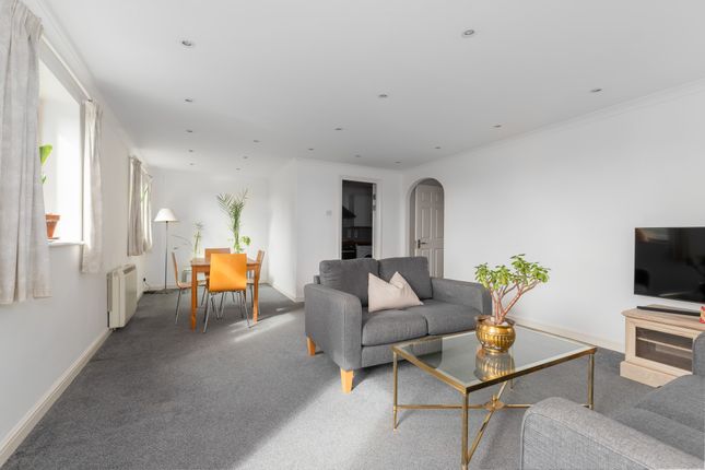 44, Meridian Place, London photo 4