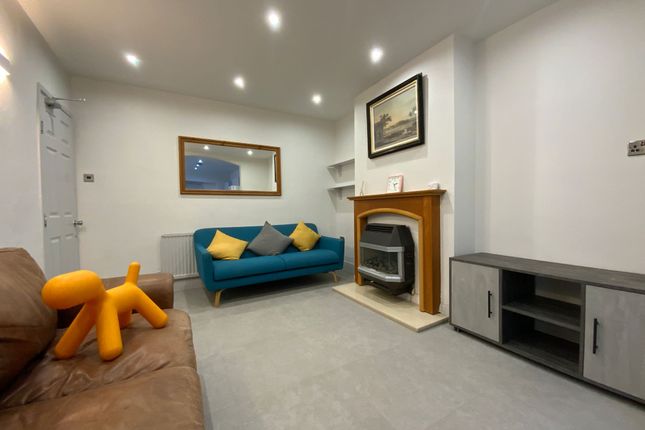 Room 3 43,, Micklefield Road, High Wycombe photo 4