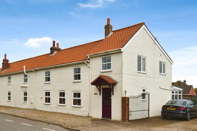 Thumbnail Detached house for sale in Rectory Road, Roos, Hull