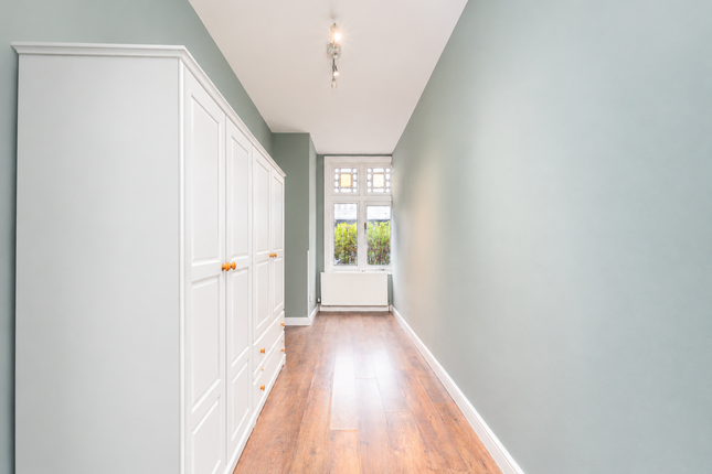 Brondesbury Villas, Queen's Park photo 4