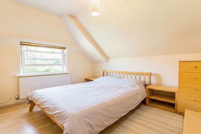 Flat 2, 55 Ranelagh Road, London photo 3