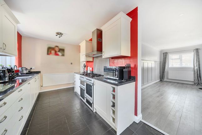 54, Collett Avenue, Swindon photo 4