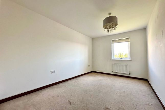 Flat to rent in Whitaker Court, Millfield Close, Hornchurch
