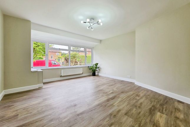 32 Upper Weybourne Lane, Farnham photo 4