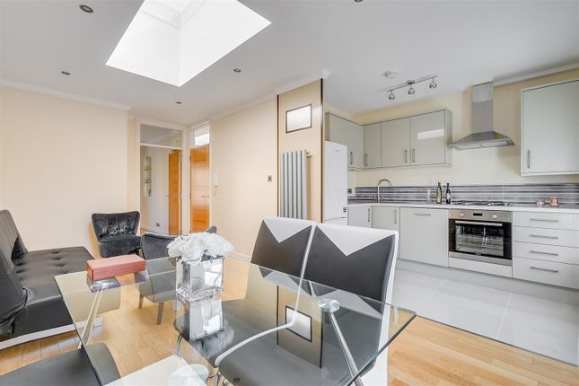 Flat to rent in Lower Sloane Street, London