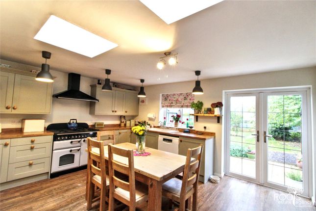 Manor Crescent, Newbury photo 3