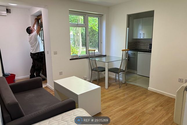 Clarendon Close, Abingdon, Abingdon photo 3