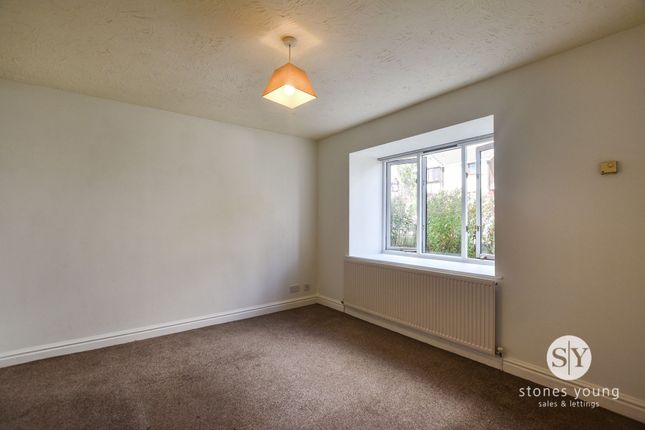 34 Milton Close, Blackburn photo 2