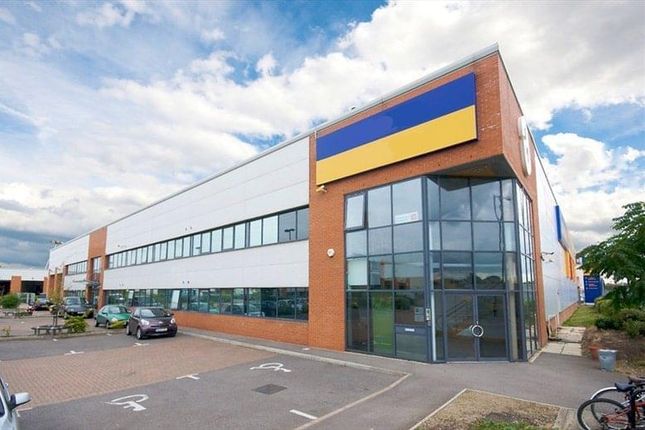 Office to let in Popham Close, Unit 2 Links Industrial Estate, Hanworth, Feltham