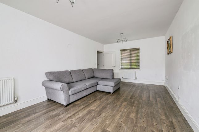 6, Oak Close, Peterborough photo 5