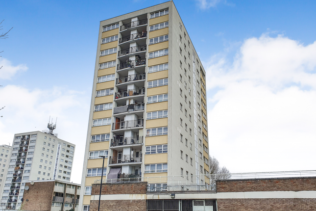 Flat for sale in Exeter Road, Ponders End, Enfield
