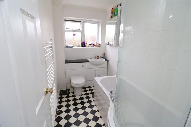 Shared accommodation to rent in Chaney Road Bills Package Available, Wivenhoe