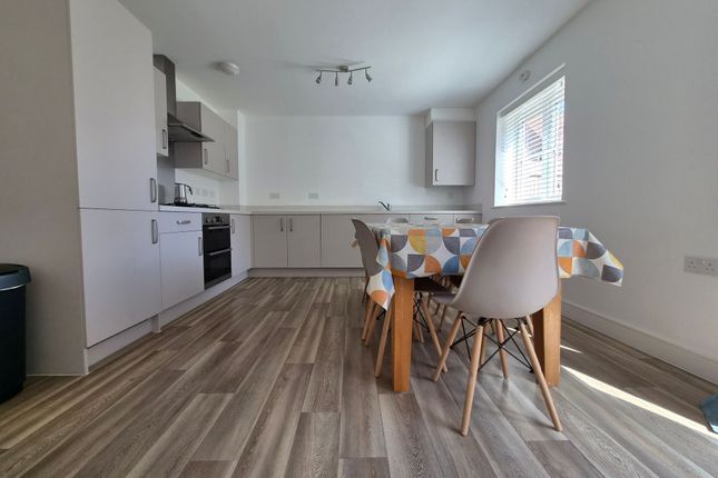 10 Tawny Drive, Scarborough photo 2