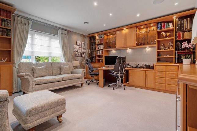 Penthouse for sale in Uxbridge Road, Stanmore