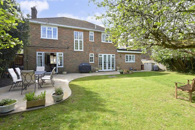 28, Chinthurst Park, Shalford photo 2