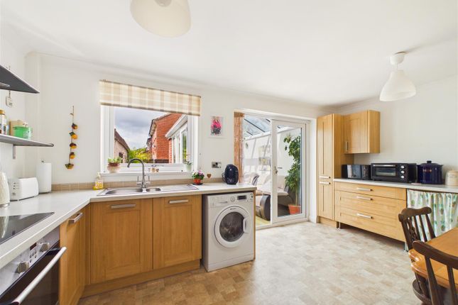 34, Meadow Lane, Newport photo 4