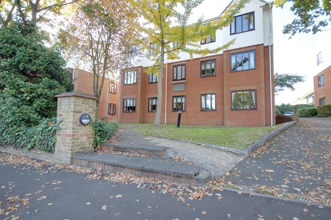 Thumbnail Flat to rent in Lyonsdown Road, New Barnet, Barnet