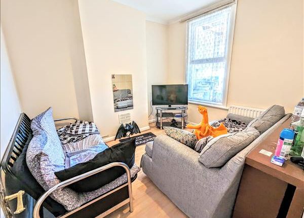 21, Maybury Street, London photo 3