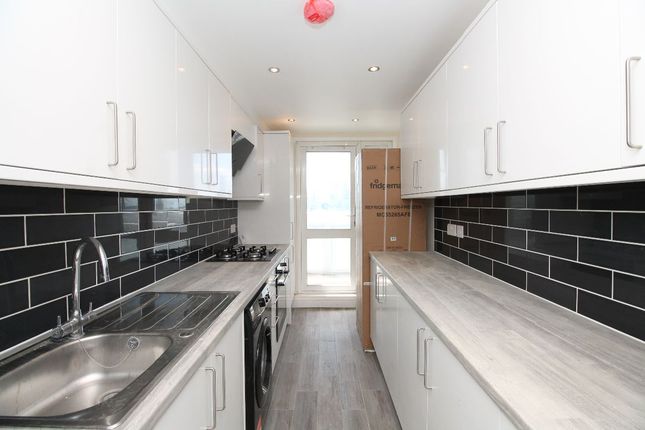 Maisonette to rent in Sleaford House, Fern Street, Bow