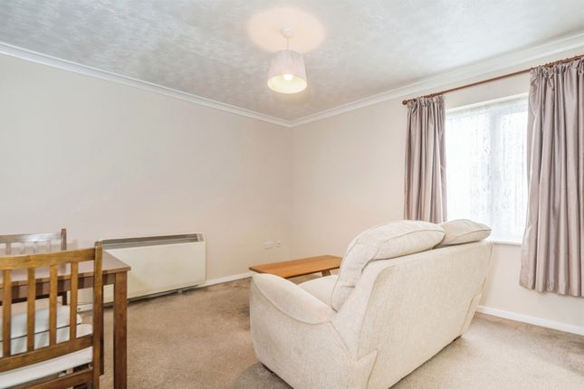 13, Kern Close, Southampton photo 3