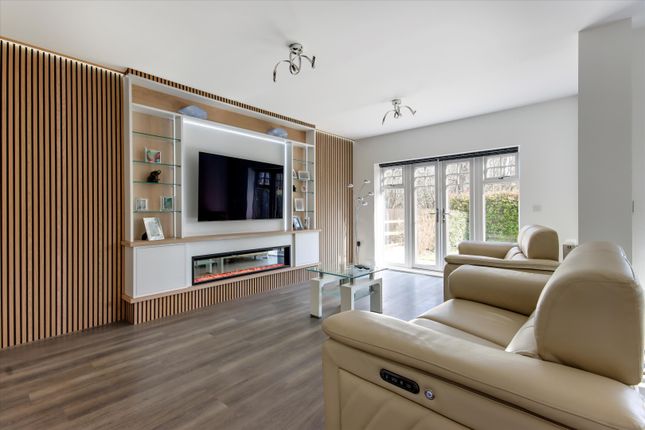 14, Frank Rosier Way, Tunbridge Wells photo 4