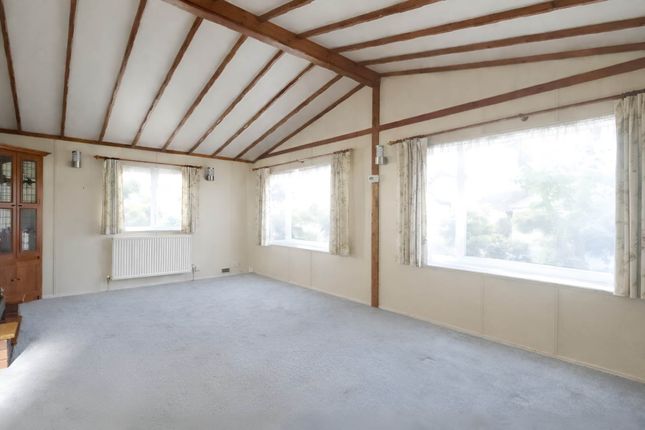 45, Marshmoor Crescent, Hatfield photo 2