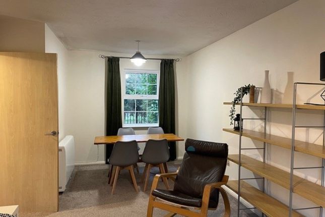 39, Pipkin Court, Coventry photo 4