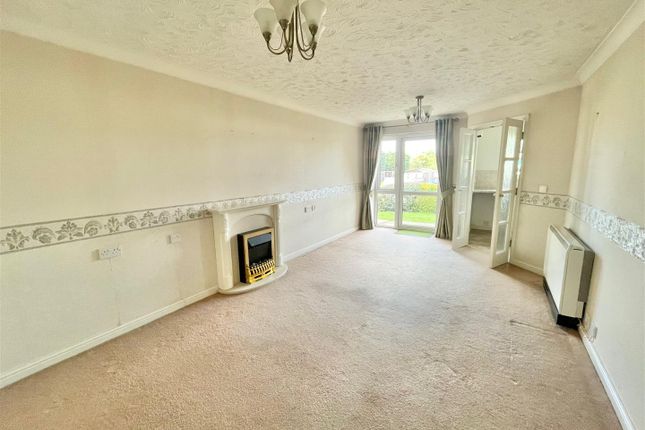 Flat 15 Maple Court, 18, Horn Cross Road, Plymouth photo 2