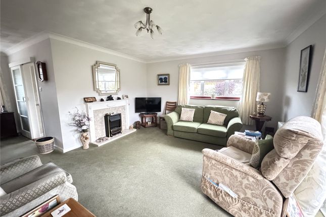35, Cutler Close, New Milton photo 3