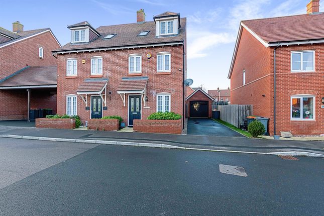 Thumbnail Town house for sale in Cantley Road, Great Denham, Bedford