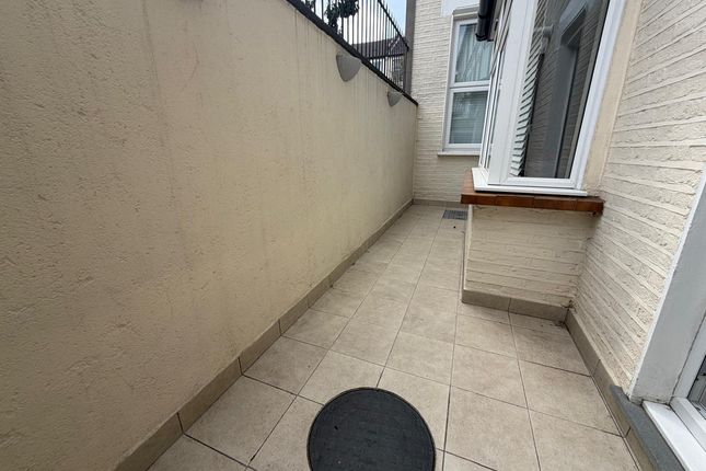 30, Tradescant Road, Lambeth photo 3
