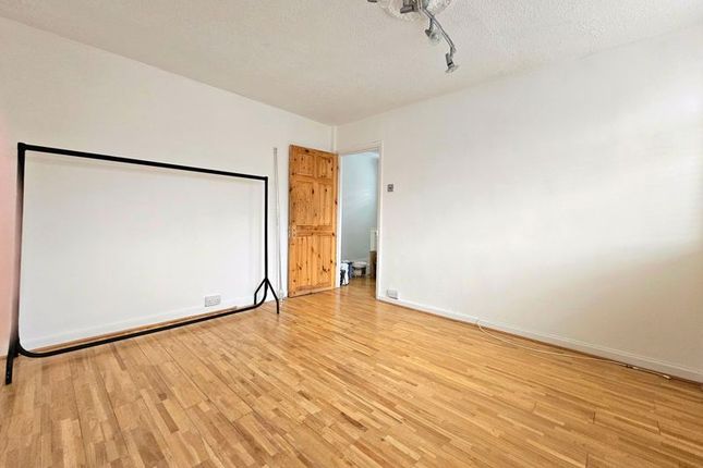 Thumbnail Property to rent in Avenue Terrace, Crownfield Avenue, Ilford