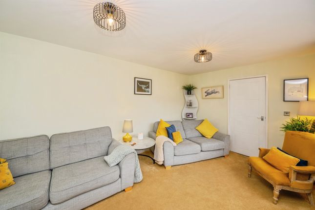 8, Woodlands Way, Rugeley photo 3