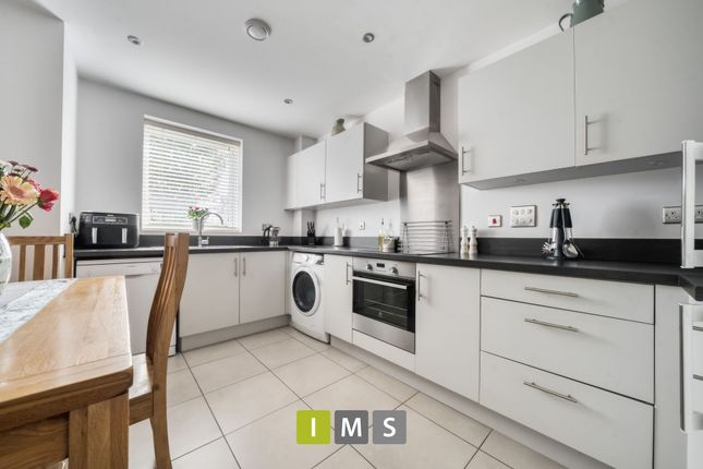 6 Orchard Walk, Bicester photo 3