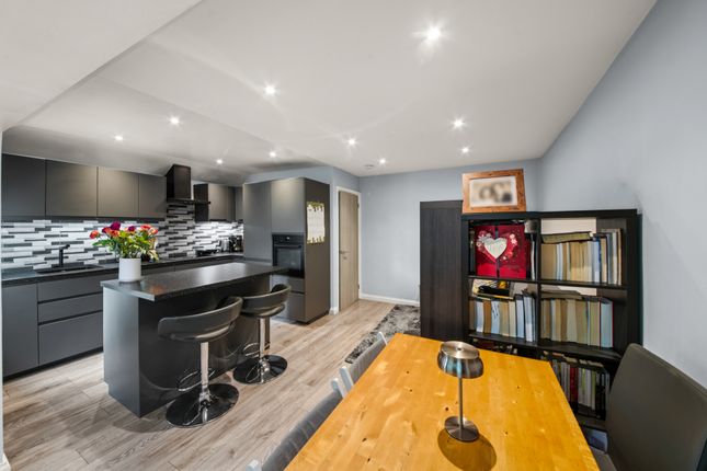First Floor Flat 67B, Beresford Avenue, London photo 4