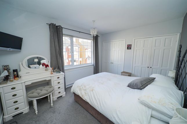 Terraced house for sale in Springfield Road, Linslade, Leighton Buzzard