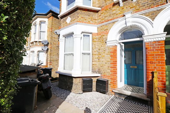 2-bed flat on 84b, Mount Pleasant Road Lewisham, Canary Wharf, £375,000