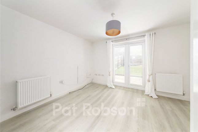 9, Cypress Point Grove, Newcastle upon Tyne photo 3