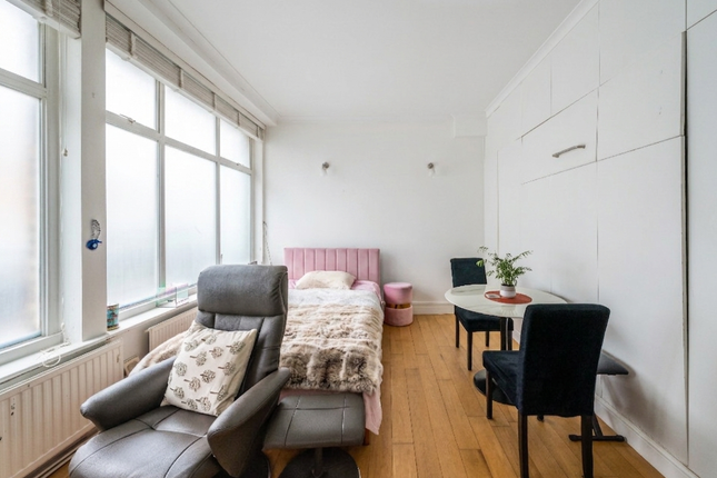 Flat Ground Floor, 71, Colehill Lane, London photo 2