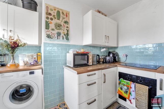 80, Seymour Way, Sunbury-on-Thames photo 4