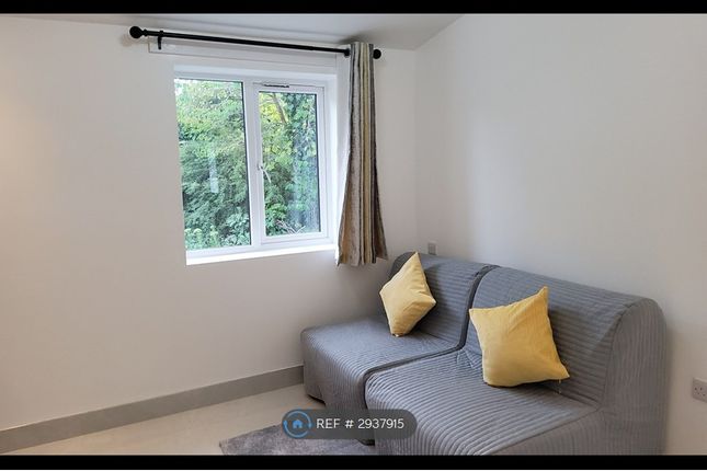 Oaktree Crescent, Bradley Stoke, Bristol photo 4