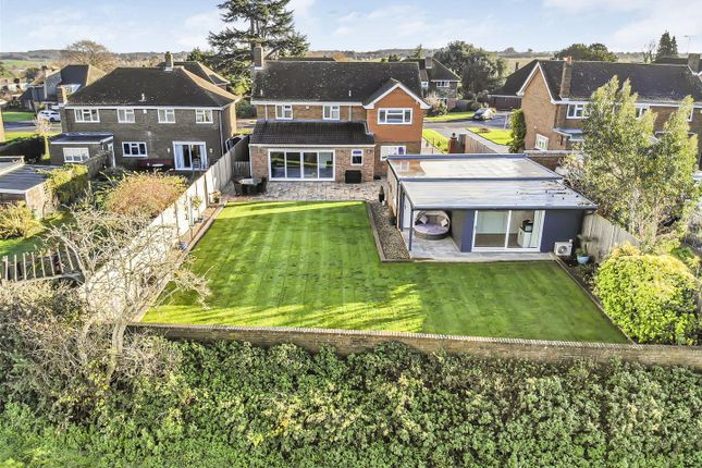 13, Dane Close, Hartlip photo 2