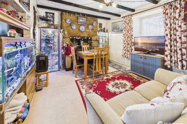 10, Blights Row, Redruth photo 3