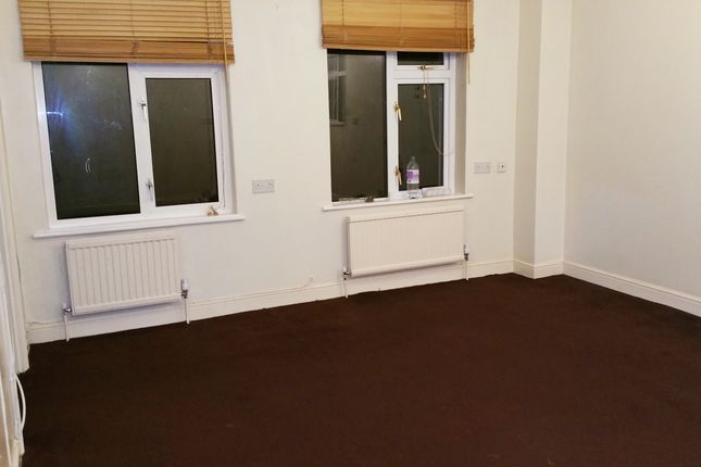 Flat 10, Westfield Avenue, Hayling Island photo 4