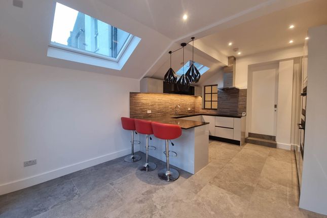 A, Langham Road, London photo 5