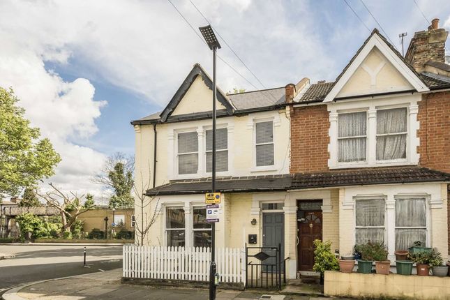 Thumbnail Semi-detached house to rent in Geraldine Road, London